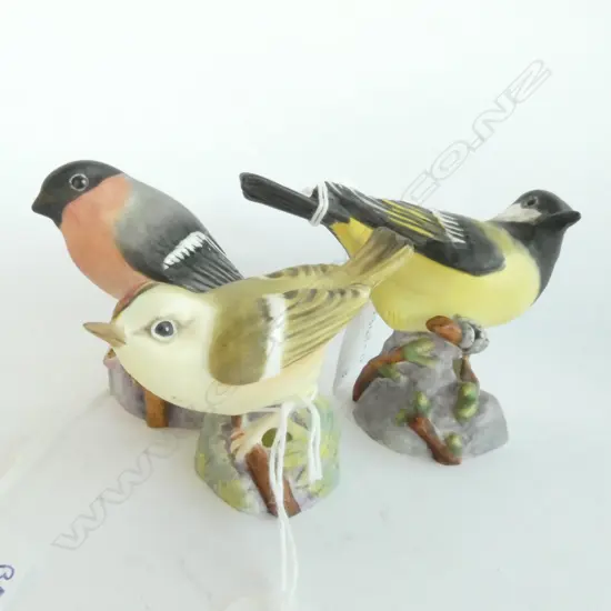 BESWICK BISQUE BULLFINCH 3238, GOLD CREST 3338 & GREAT TIT 3335