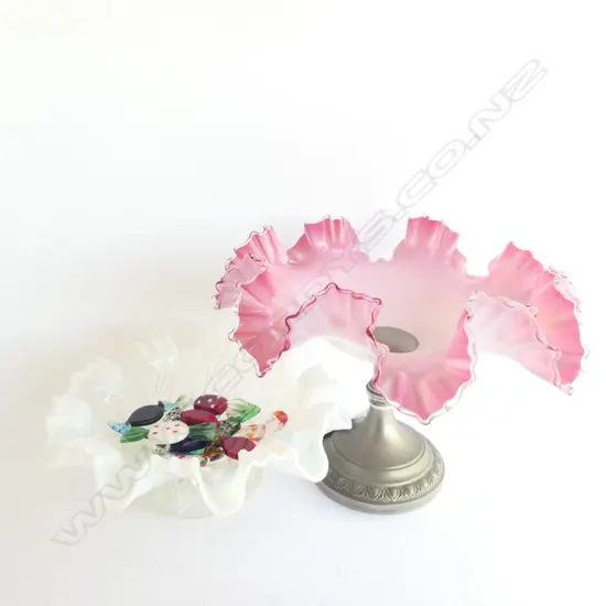 2 VINTAGE GLASS PCES + 10 ART GLASS CANDIES