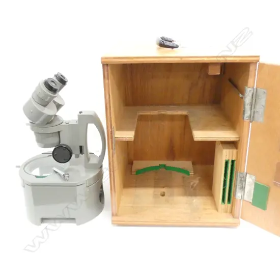 VINTAGE JAPANESE OLYMPUS MICROSCOPE, CASED