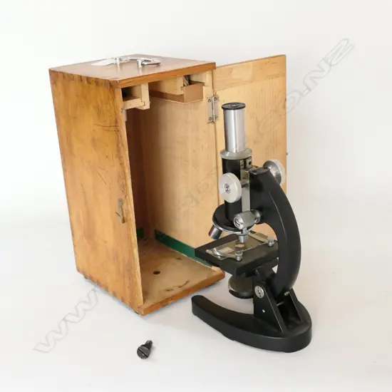 JAPANESE 'TAIYO' 1200X STUDENT MICROSCOPE IN CASE