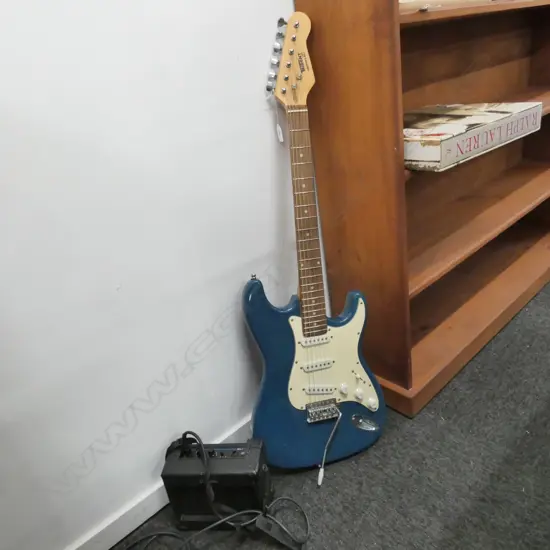 TRIDENT ELECTRIC GUITAR & BUSKING AMP L. 980MM