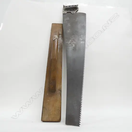 VINTAGE SAW L. 865MM + CONCRETE SCREED