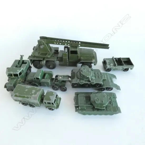 6 LESNEY MILITARY VECHILES + MECCANO TRUCK
