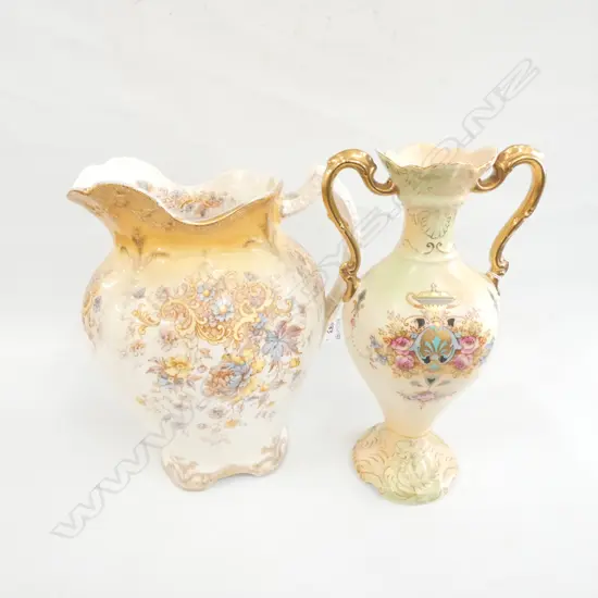 VICTORIAN JUG & CROWN DEVON VASE H. 335MM