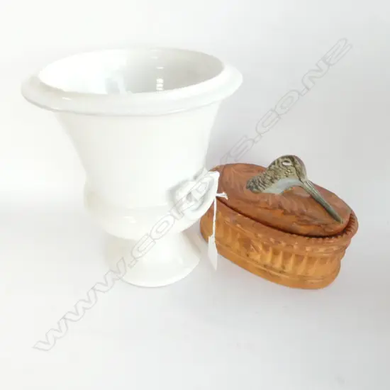 PILLIVUYT BIRD LIDDED TUREEN + WHITE VASE H. 210MM