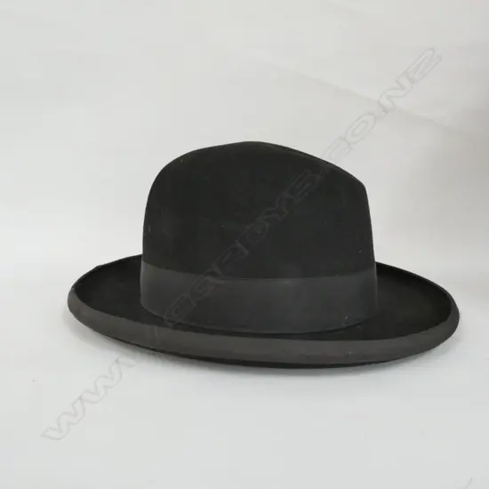 VINTAGE BOWLER HAT