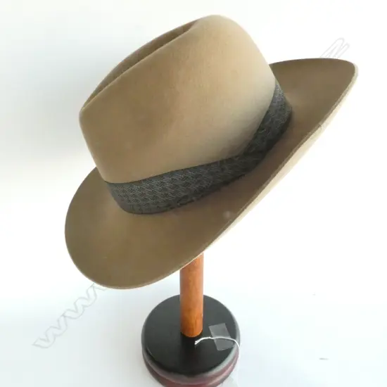 MEN'S CUBAN FELT HAT SIZE 59 and HAT BLOCK