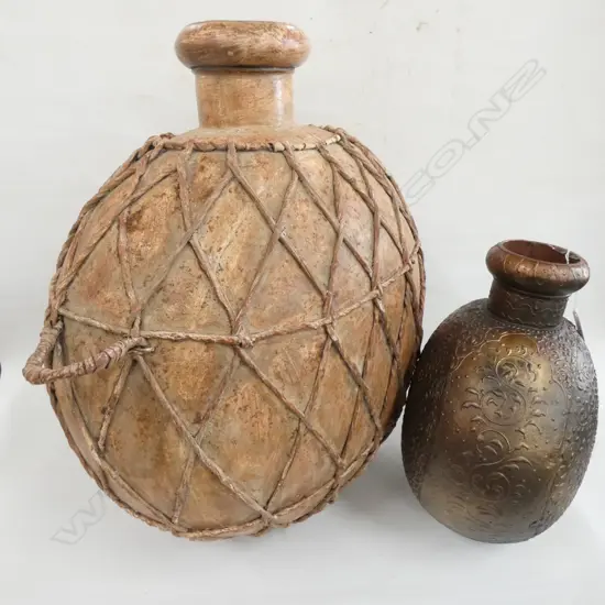 2 LARGE DECORATIVE VASES H550MM