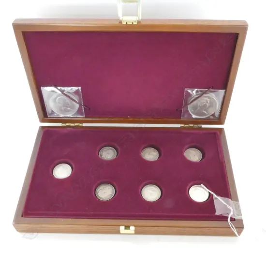 BOX SET ELIZABETH 11 ROYAL PORTRAIT COLLECTION OF COINS