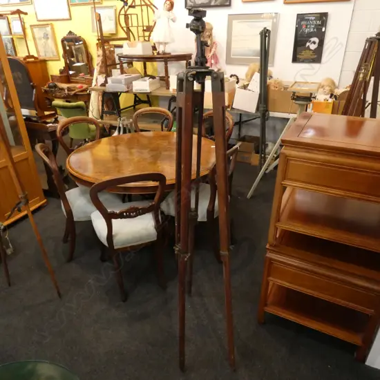 VINTAGE INSTRUMENT TRIPOD