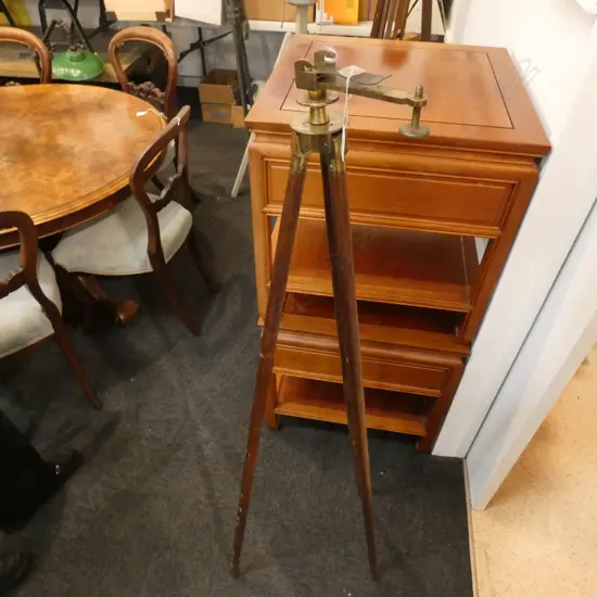 VINTAGE INSTRUMENT TRIPOD