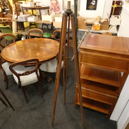 VINTAGE INSTRUMENT TRIPOD