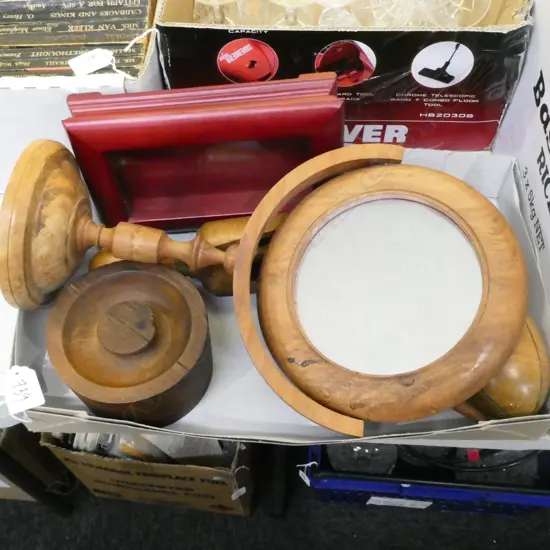 SMALL BOX ASSORTED WOODEN ITEMS, INCLUDING MIRROR ON STAND
