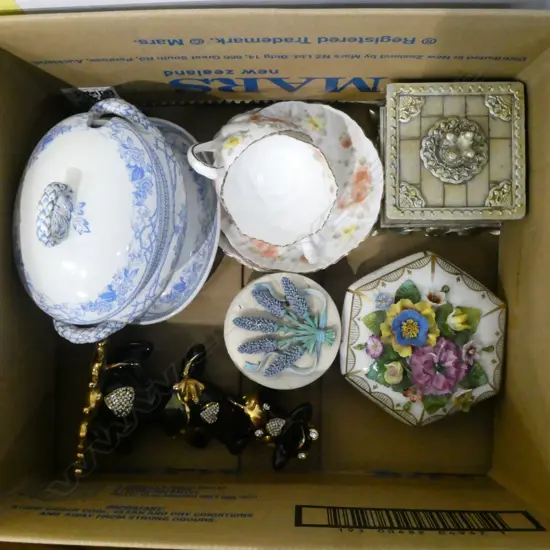 SMALL BOX ASSORTED CHINA & PORCELAIN ITEMS