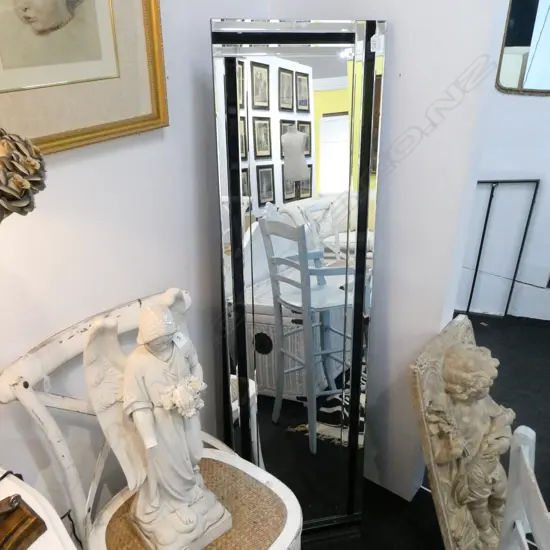 CONTEMPORARY FREESTANDING DRESSING MIRROR MINOR LOSSES AF 1500 X 400