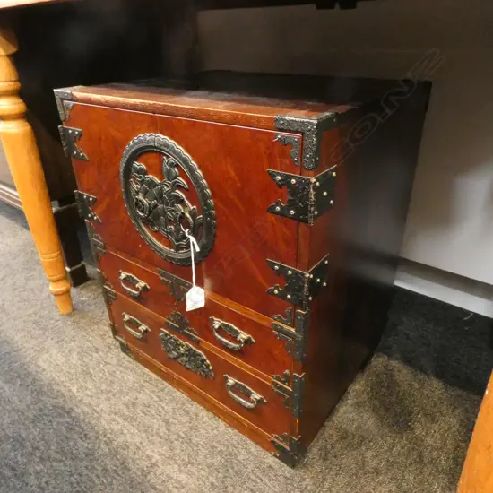 20THC JAPANESE SMALL TANSU CABINET/CHEST