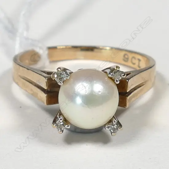 9CT GOLD PEARL AND DIAMOND RING