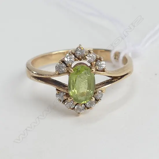 9CT PERIDOT AND DIAMOND RING