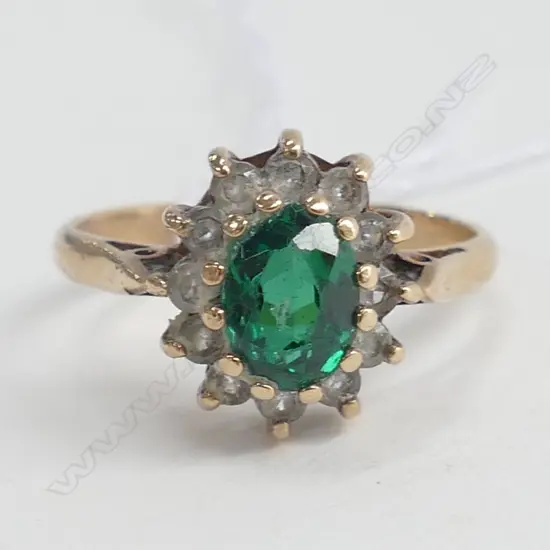 9ct GOLD CLUSTER RING, FAUX EMERALD AND DIAMONDS