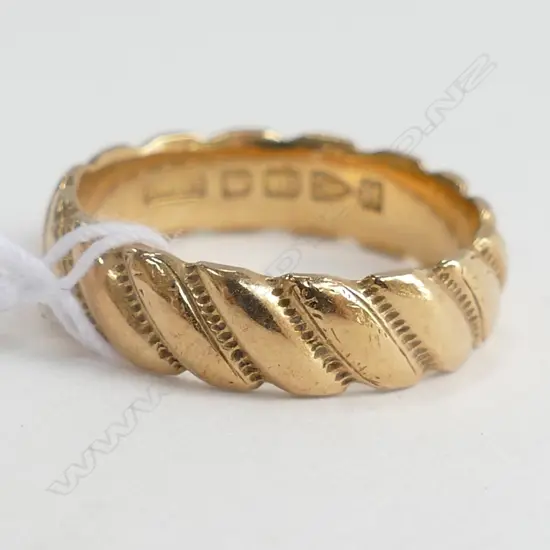18ct GOLD RING 5.95gm