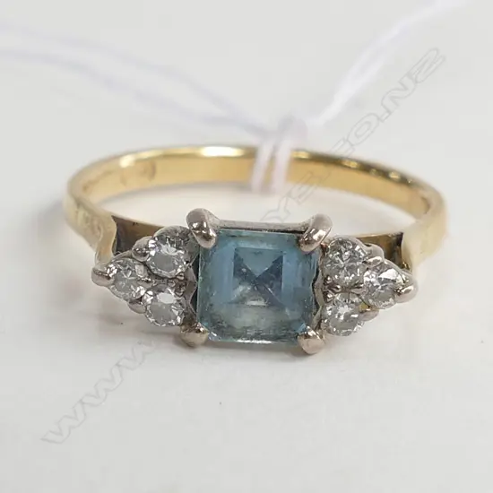 18ct GOLD RING SET w AQUAMARINE & 6 DIAMONDS, TOTAL 2.25gm