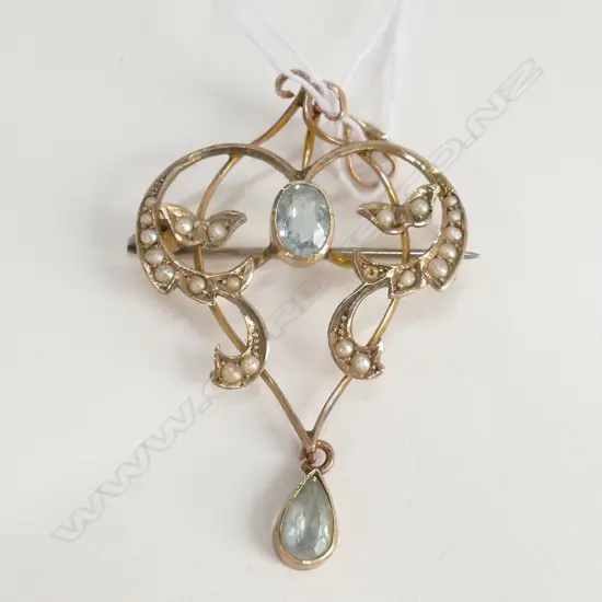 9ct GOLD EDWARDIAN PENDANT SET WITH PEARLS & AQUAMARINES. TOTAL 3.25gm