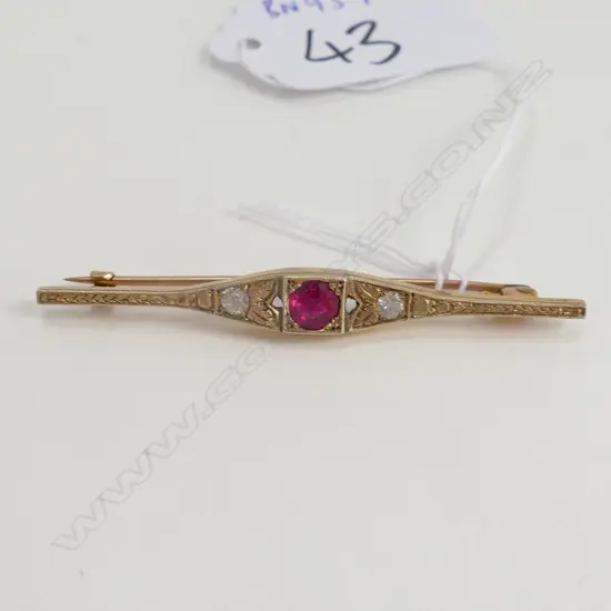 9ct GOLD BAR BROOCH SET w RUBY & WHITE SAPPHIRES  3.3gm 