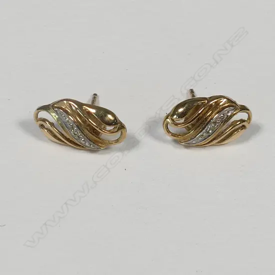 PAIR 9CT GOLD EARRINGS 1.38GM