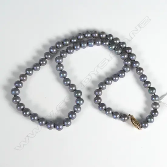 SINGLE STRAND NECKLACE OF 69 UNIFORM 6mm BLACK PEARLS w 10ct GOLD CLASP. APPROX 40cm