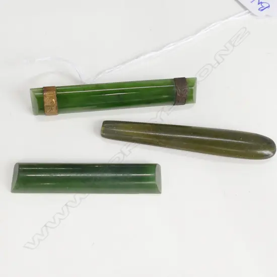 3 POUNAMU / GREENSTONE PIECES