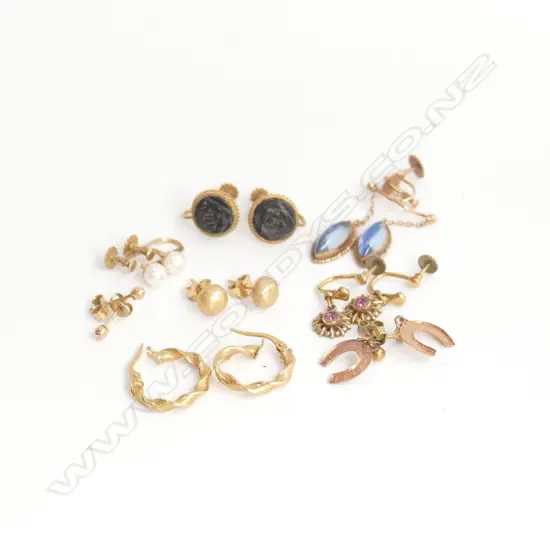 9 PR VARIOUS 9ct GOLD EARRINGS, PIERCED AND SCREW BACK (TOTAL APPROX 14gm)