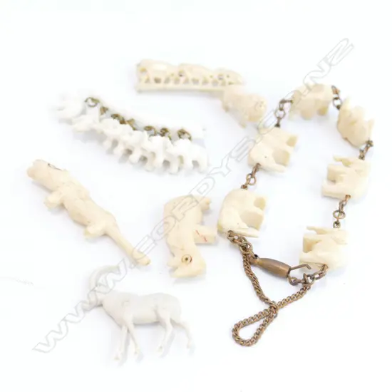 IVORY AND BONE ANIMALS + 2 BROOCHES 
