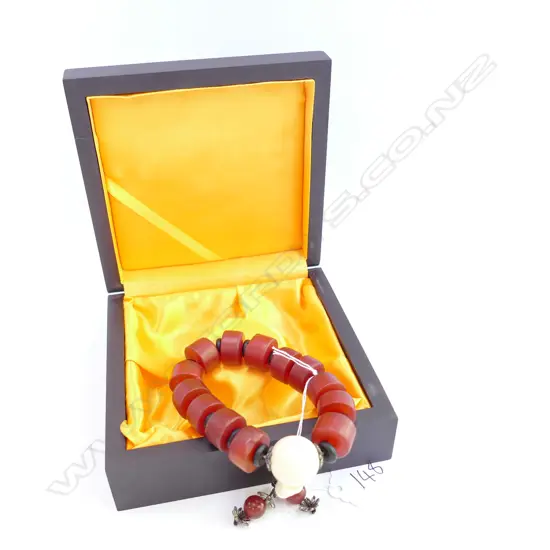 CARNELIAN BRACELET IN BOX