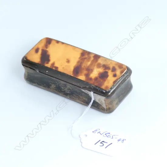 GEORGE III TORTOISESHELL SNUFF BOX