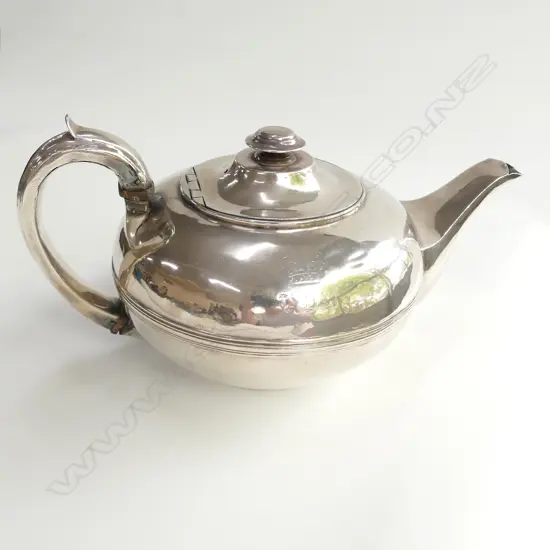 SILVER TEAPOT, LONDON 1825 by REBECCA EAMES &amp; EDW BARNARD. 827gm