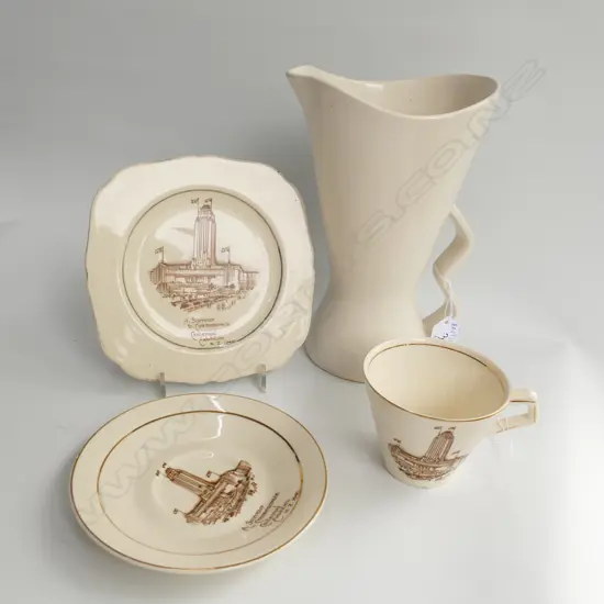 WHITE VASE ENGLAND 220MM H PLUS NZ 1940 CENTENNIAL TRIO