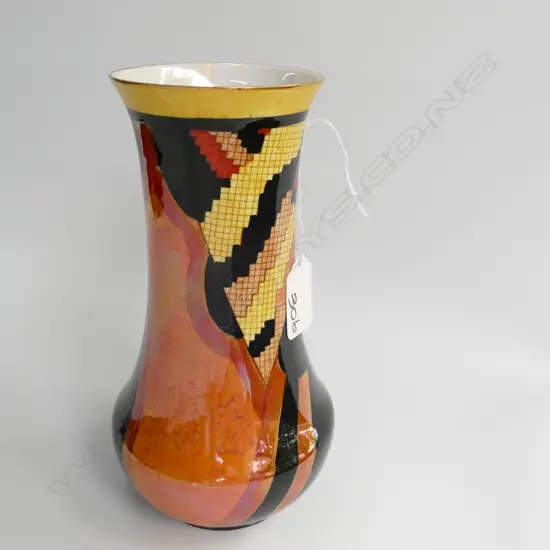 CARLTON WARE 'JAZZ STITCH' VASE SMALL REPAIR
