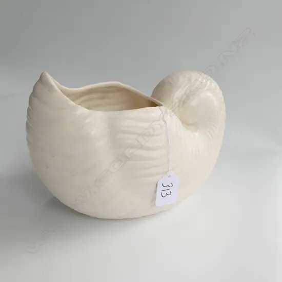 SHORTER & SON SHELL VASE H.160MM