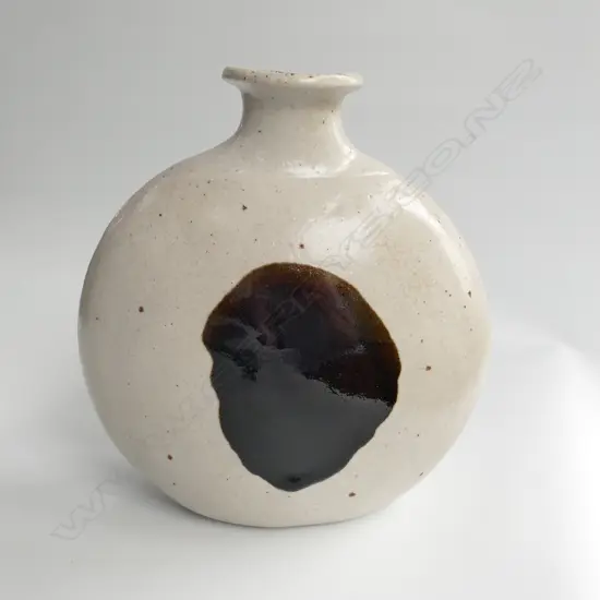 ATTRIB. GRAEME STORM DISCOID STUDIO POTTERY VASE