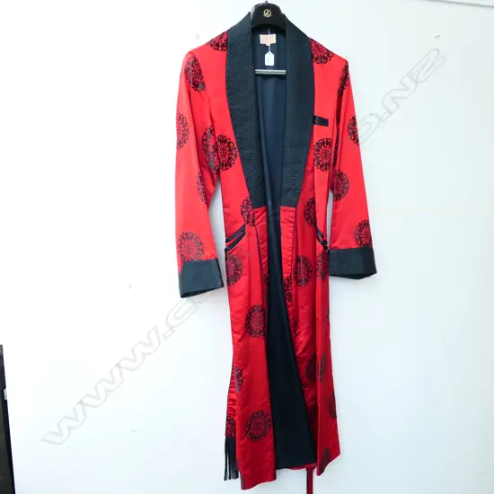 ORIENTAL RED SILK DRESSING GOWN
