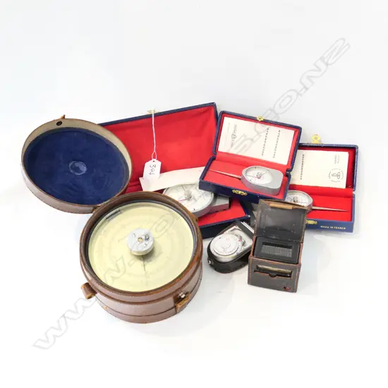 6 VINTAGE CASED SCIENTIFIC INSTRUMENTS; DYNAMOMETERS ETC