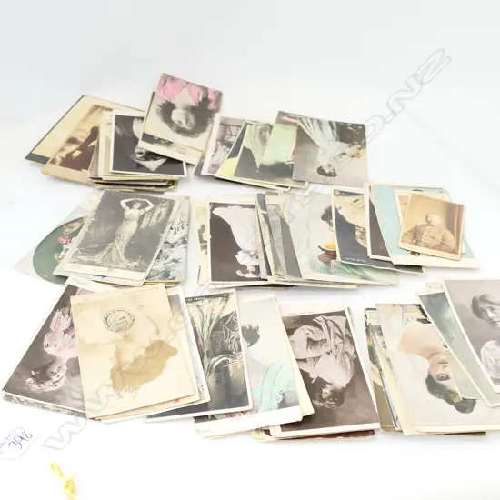 COLLECTION OF VICTORIAN POSTCARDS