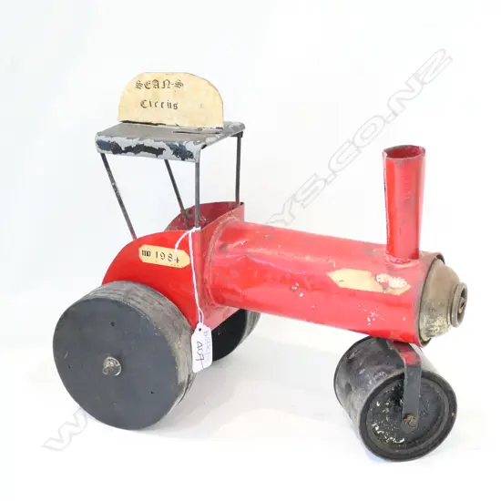 HAND MADE TOY 'SEANS CIRCUS' STEAMROLLER 300MM L