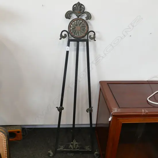 METAL EASEL 1360 MM