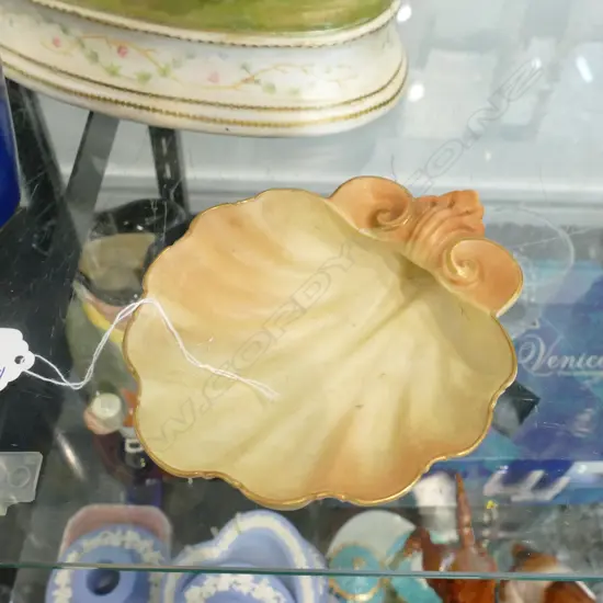 LOCKE WORCESTER SHELL DISH