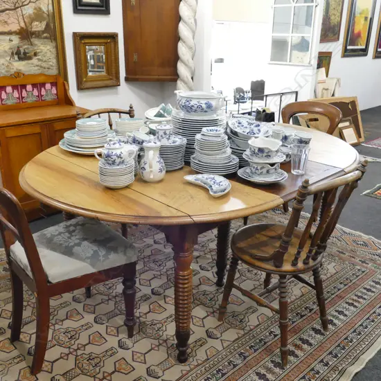 VICT. OAK EXTENSION DINING TABLE