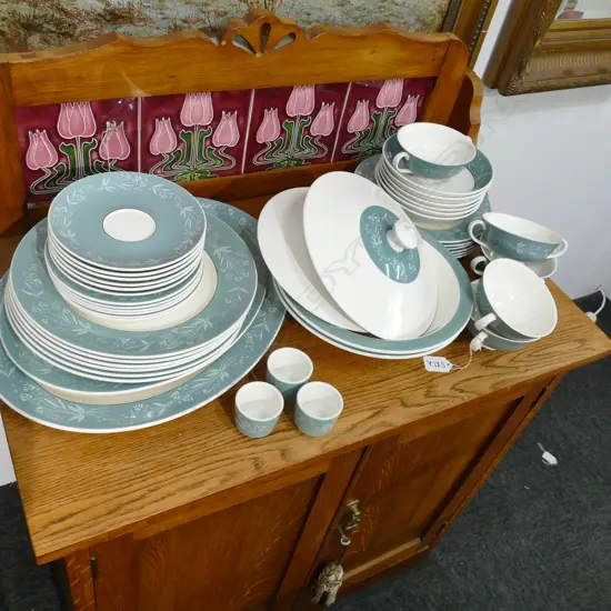 ROYAL DOULTON 'CASCADE' DINNER SERVICE + EXTRAS