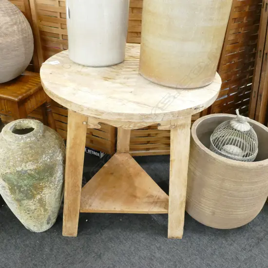 PINE CRICKET TABLE D 590 MM