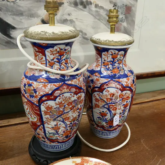 PR OF IMARI VASES WITH LATER ELECTRICAL LAMP FITTINGS H 320 MM