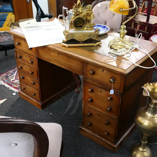 VICTORIAN OAK TWIN PEDESTAL DESK 1220MM L X 620MM W